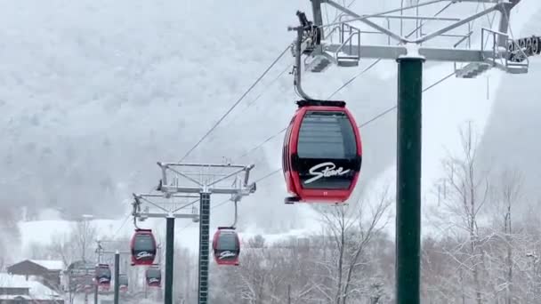 Stowe Mountain Resort Gondola Felvonó Akció Közben December Elején — Stock videók