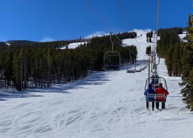 Colorado 'daki Breckenridge Kayak Tesisi' nde sandalye kaldırma