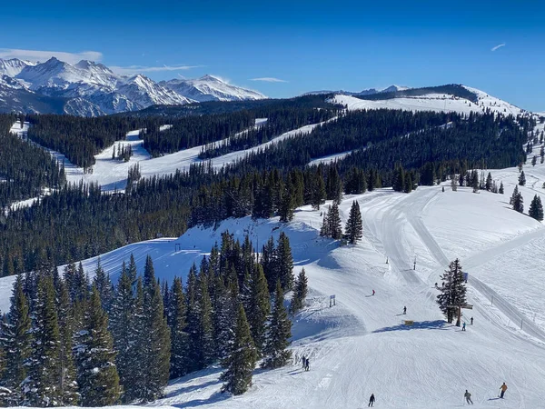 传说中的后投球在Vail Ski度假胜地 — 图库照片