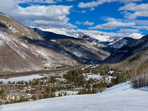 Vista Panorâmica Para Aldeia Vail Partir Ângulo Superior Dia Ensolarado — Fotografia de Stock