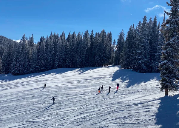 Primeras Pistas Esquí Hermoso Día Soleado Vail Estación Esquí — Foto de Stock