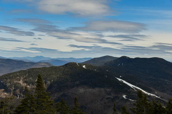 Stowe Kayak Merkezindeki Mansfield Vermont Sonbaharda Dağlarda Kar Mavi Gökyüzü — Stok fotoğraf
