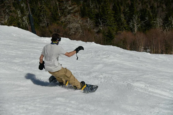 Freerider Snowboarder Seen Making Turn Stowe Mountain Resort Vermont Spring — Stock Photo, Image