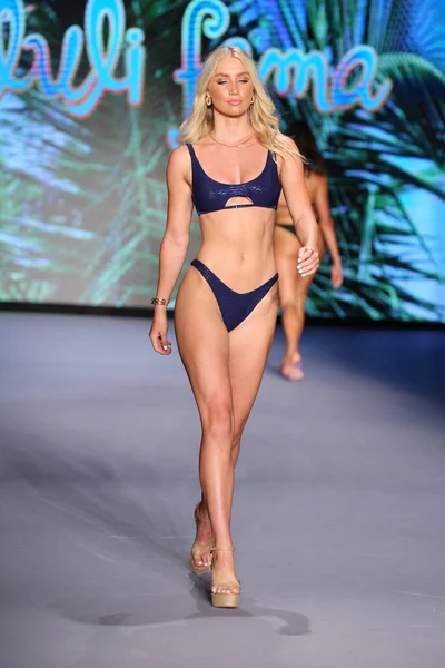 Miami Beach Florida July Model Walks Runway Luli Fama Paraiso — Stock Photo, Image