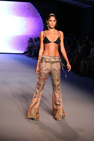 Miami Beach Florida July Model Walks Runway Simonett Futural Resist — Stock Photo, Image