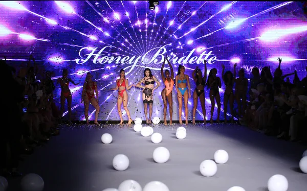 Miami Beach Florida July Models Walk Runway Finale Honey Birdette — Stock Photo, Image