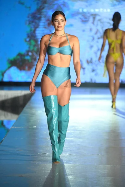 Miami Beaca Florida July Model Walk Swim Show Miami Swim — 스톡 사진