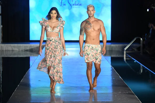 Miami Beach Florida July Models Walk Runway Lia Sahara Show — Stock Photo, Image