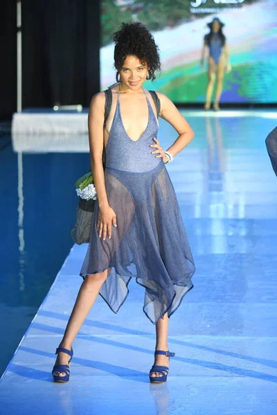 Miami Beach Florida July Model Walks Runway Jalu Swim Show — Stock Photo, Image