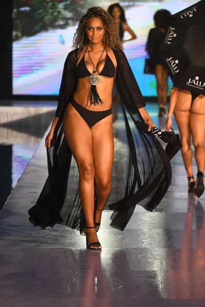 Miami Beaca Florida Jly Model Walk Jalu Swim Show Miami — 스톡 사진