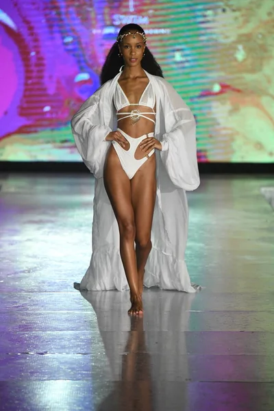 Miami Beach Florida July Model Walks Runway Dts Swim Show — Zdjęcie stockowe