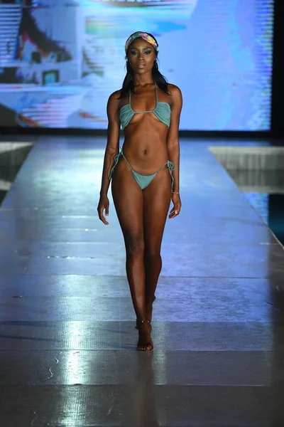 Miami Beaca Florida July Model Walk Runway Almost Naked Swim — 스톡 사진