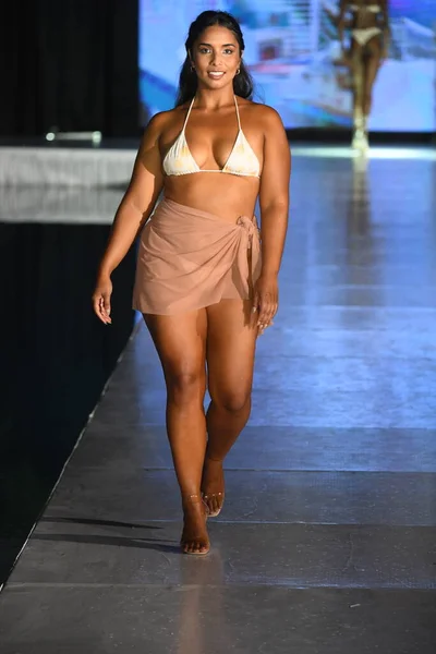 Miami Beaca Florida July Model Walk Runway Almost Naked Swim — 스톡 사진