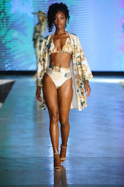 Miami Beaca Florida Jly Model Walk Cioccolato Couture Show Miami — 스톡 사진