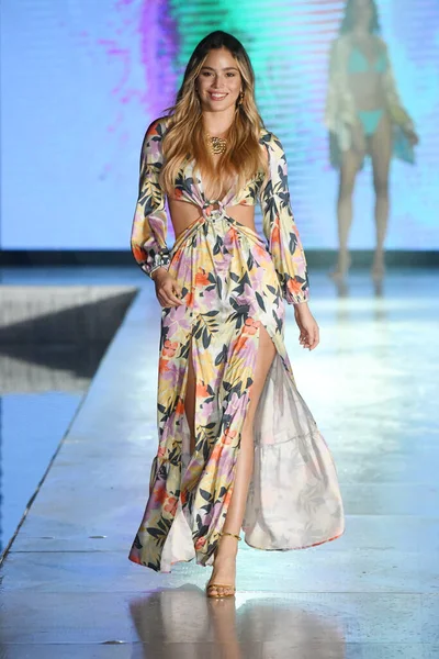 Miami Beach Florida Julho Model Walks Runway Cioccolato Couture Show — Fotografia de Stock