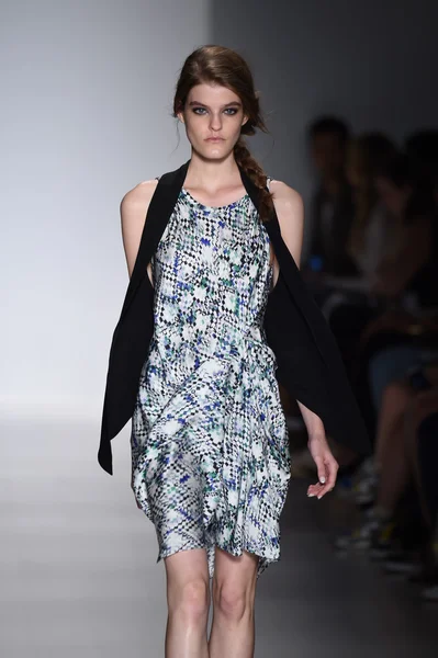 Model walks the runway at Marissa Webb during Mercedes-Benz Fashion Week Spring 2015 — Stock Photo, Image