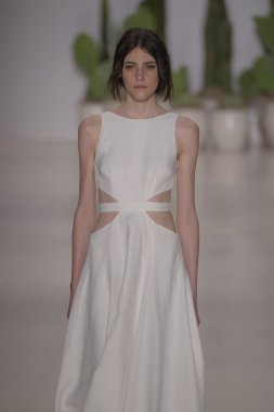 model mara pist yürür hoffman 2015 ilkbahar-yaz koleksiyonu