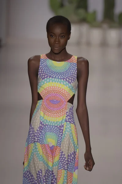 Model walks the runway at the Mara Hoffman Spring-Summer 2015 Collectio — Stock Photo, Image