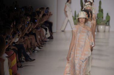 mara pist modelleri yürümek hoffman 2015 ilkbahar-yaz koleksiyonu