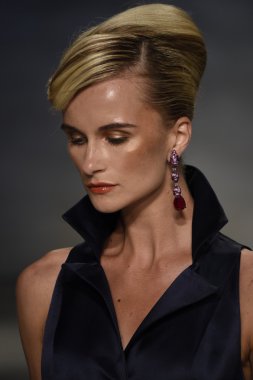 Elena kurnosova b. michael pist yürür Amerika defile