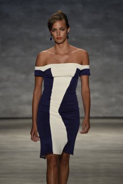 b. michael pist yürür model Amerika defile