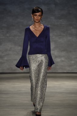 b. michael pist yürür model Amerika defile