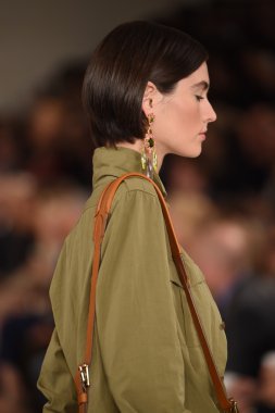 modeli pist yürür, ralph lauren defile