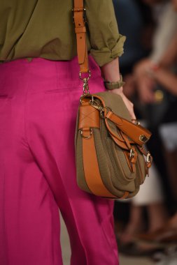modeli pist yürür, ralph lauren defile