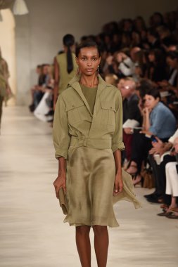 modeli pist yürür, ralph lauren defile