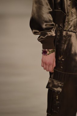 modeli pist yürür, ralph lauren defile