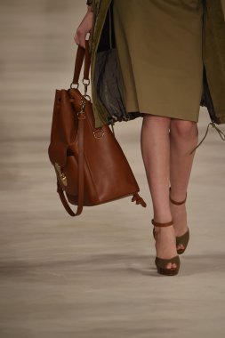 modeli pist yürür, ralph lauren defile