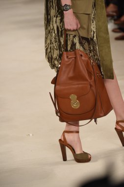 modeli pist yürür, ralph lauren defile