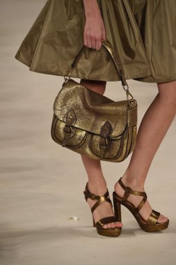 modeli pist yürür, ralph lauren defile