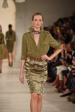 modeli pist yürür, ralph lauren defile
