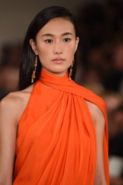 modeli pist yürür, ralph lauren defile