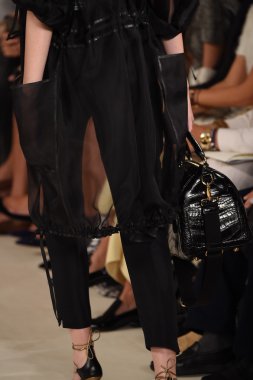 modeli pist yürür, ralph lauren defile