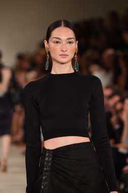 modeli pist yürür, ralph lauren defile