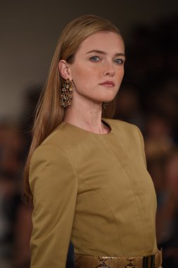 modeli pist yürür, ralph lauren defile