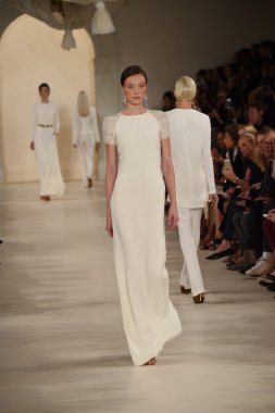 modeli pist yürür, ralph lauren defile