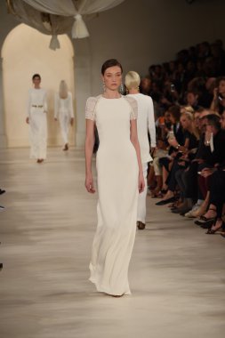 modeli pist yürür, ralph lauren defile