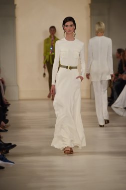 modeli pist yürür, ralph lauren defile