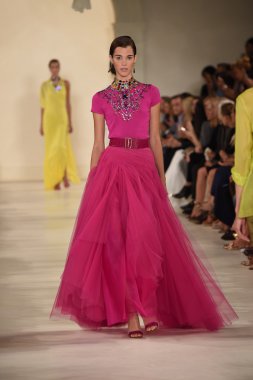 modeli pist yürür, ralph lauren defile