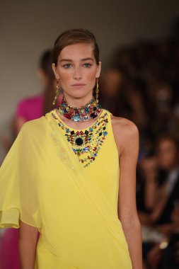 modeli pist yürür, ralph lauren defile