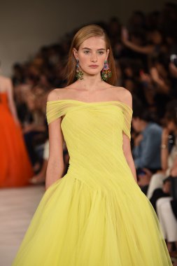 modeli pist yürür, ralph lauren defile