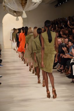 modelleri pistin final yürümek, ralph lauren defile