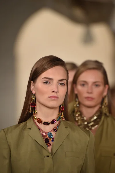 Modele spaceru finał pasa w ralph lauren pokaz mody — Zdjęcie stockowe