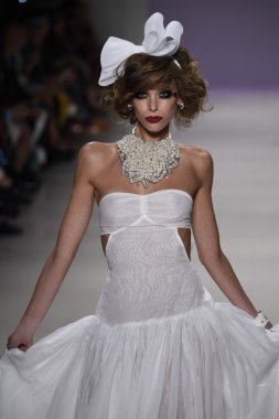 デジタル キーボード ピアノで遊ぶ子供