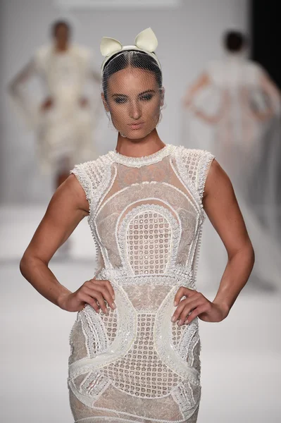 Model walks runway for Furne Amato Spring Summer 2015 presentation — Stock Photo, Image