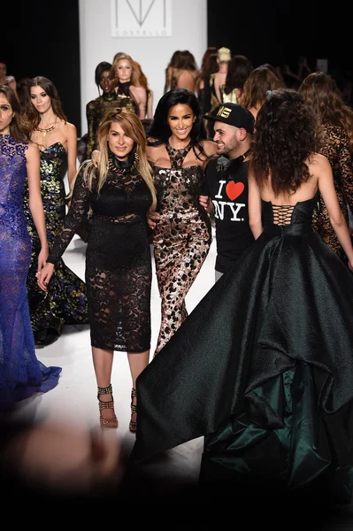 Modele i michael costello w mtcostello wiosna lato 2015 prezentacji — Zdjęcie stockowe