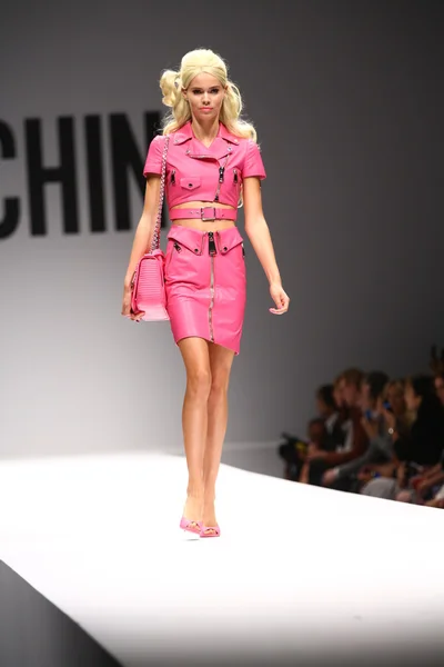 Model walks the runway during the Moschino show — Stock Photo, Image